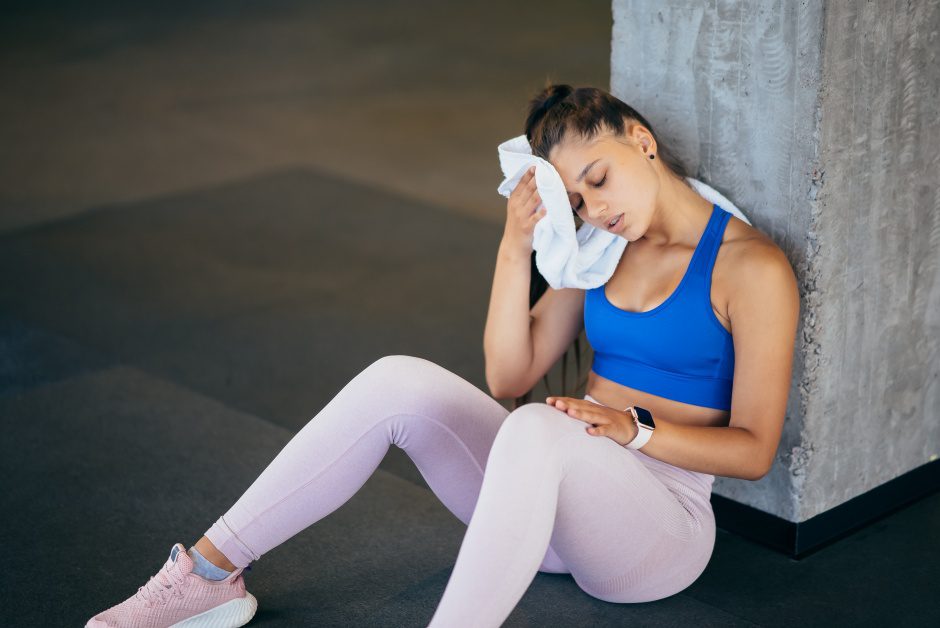 Treinar demais atrapalha? Como o descanso gera ganho muscular